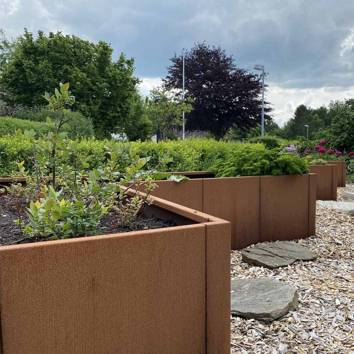 Højbed L-formet modulopbygget i Corten stål