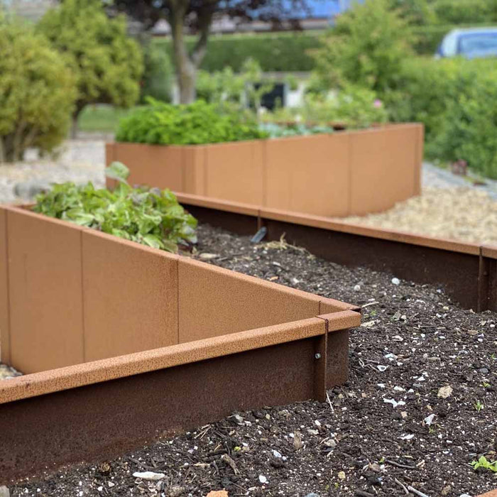 Højbed L-formet modulopbygget i Corten stål